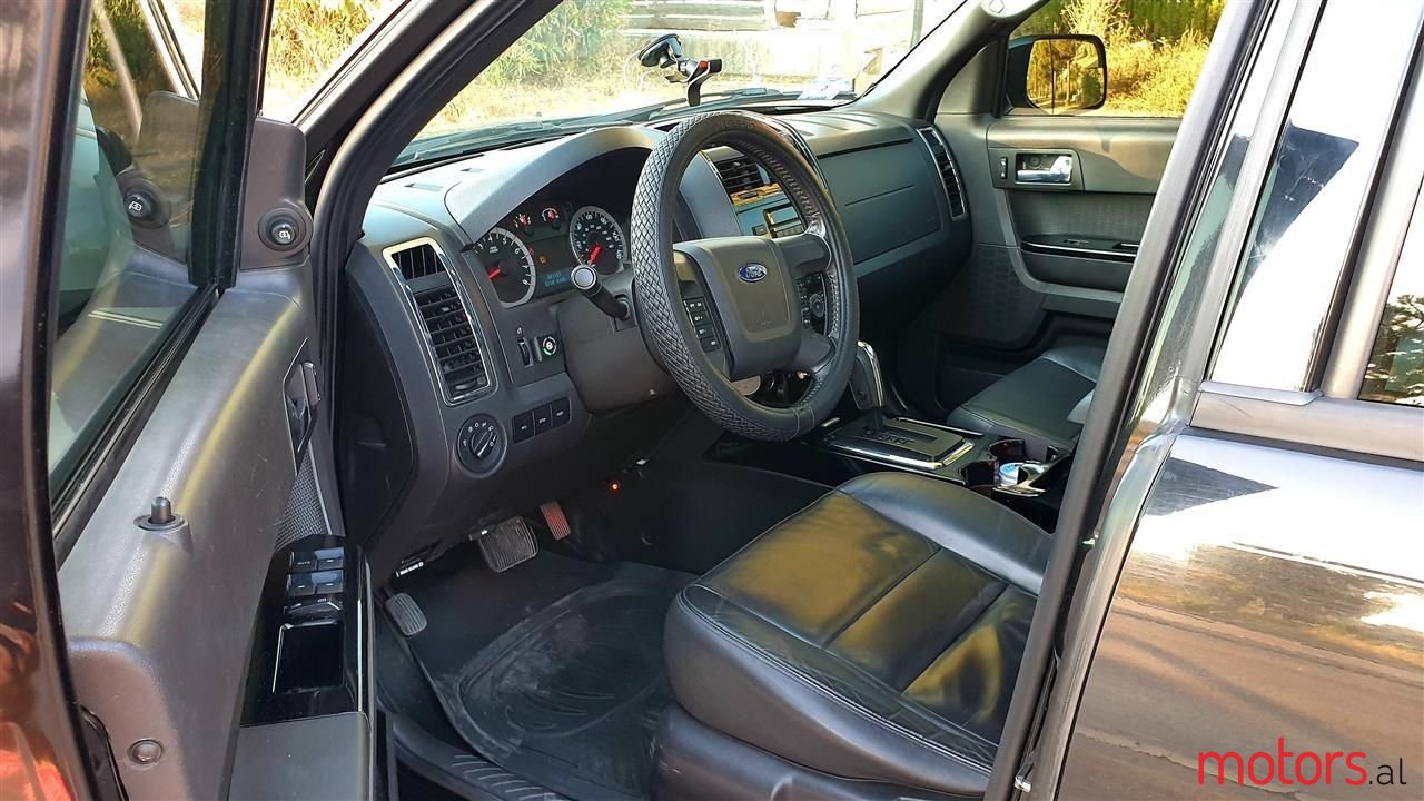 2011' Ford Escape photo #6