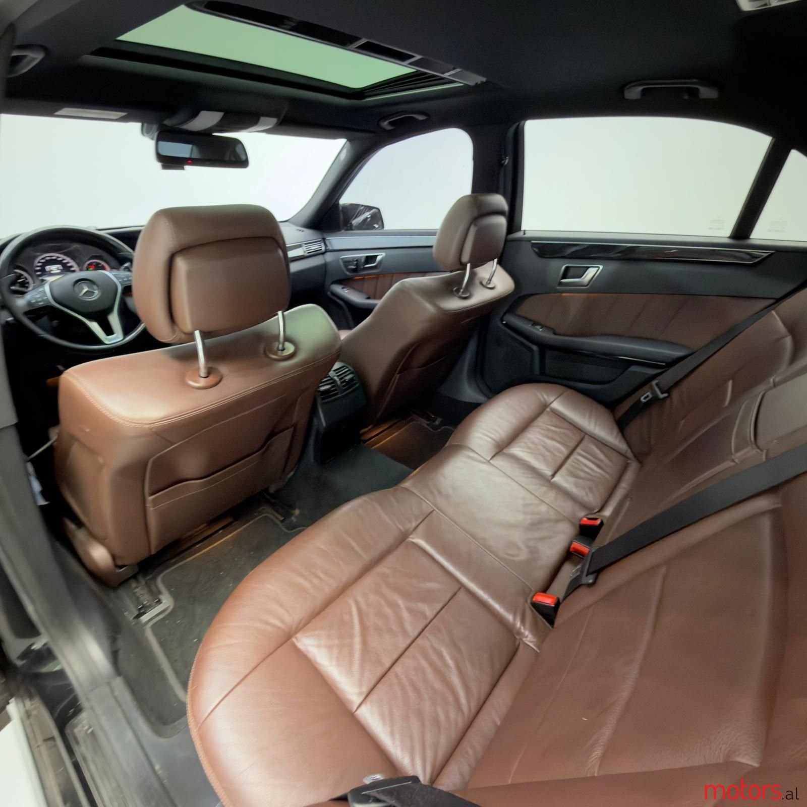 2012' Mercedes-Benz E 220 photo #2