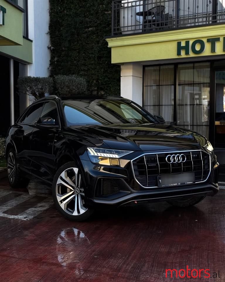 2022' Audi Q8 photo #1