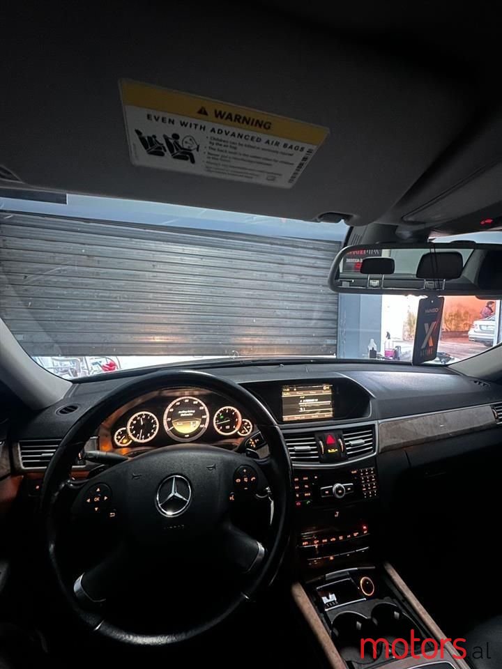 2012' Mercedes-Benz E 350 photo #6