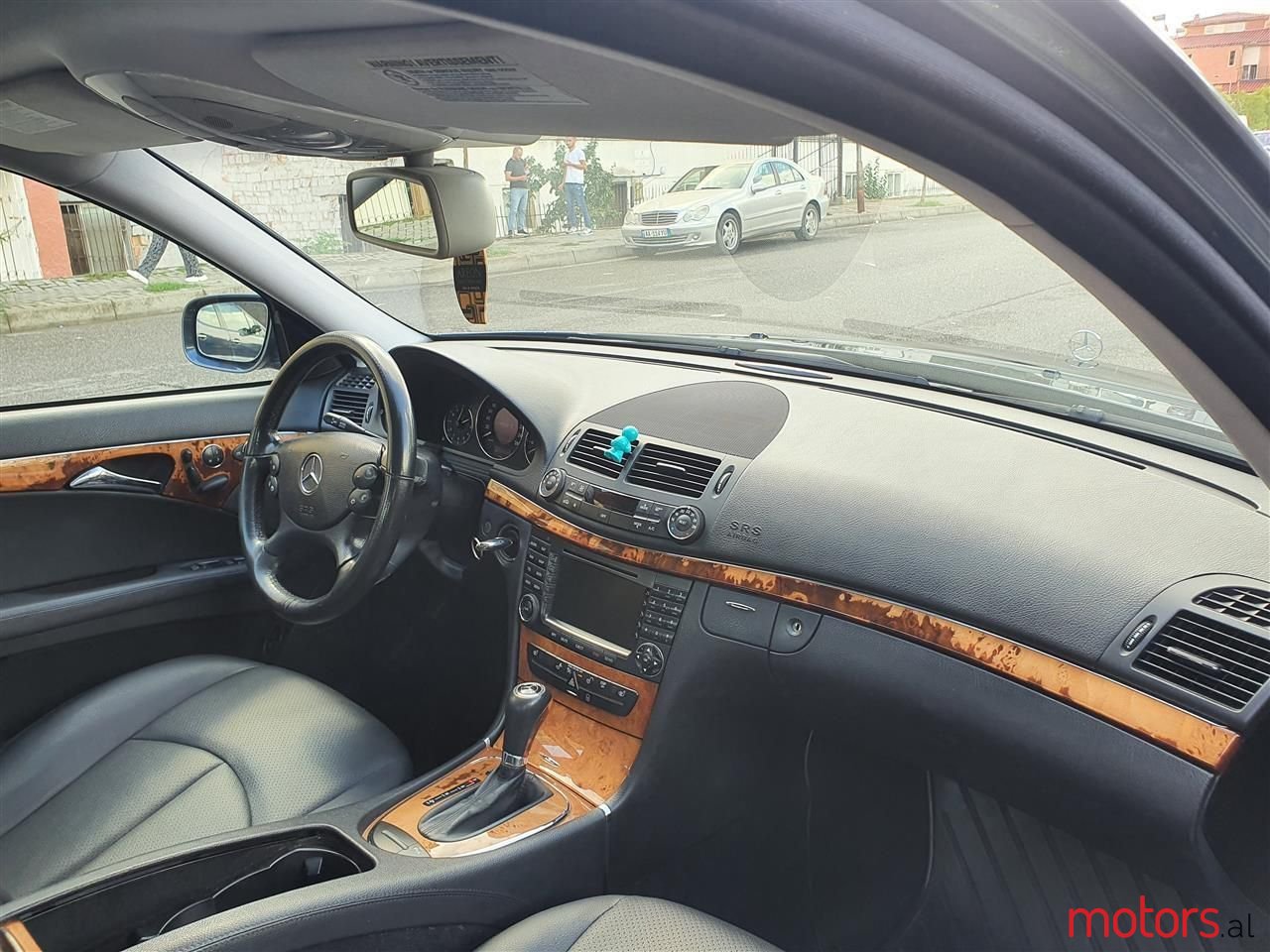 2008' Mercedes-Benz E 300 photo #4