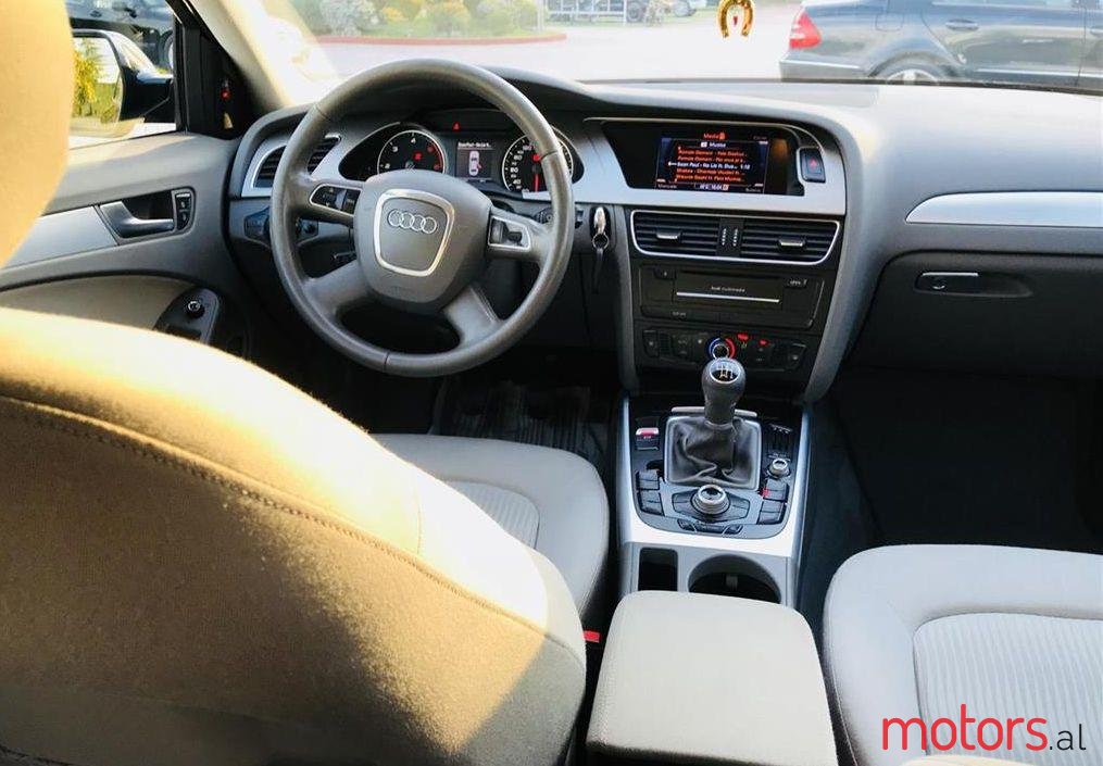 2011' Audi A4 photo #1