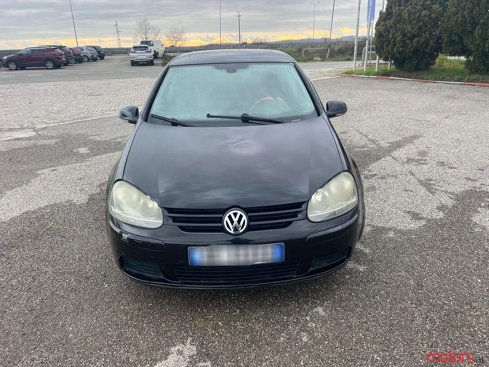 2004' Volkswagen Golf photo #2