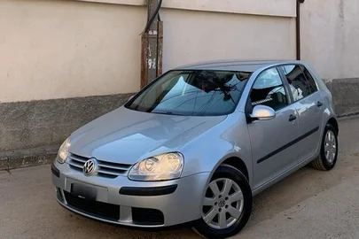 2004' Volkswagen Golf