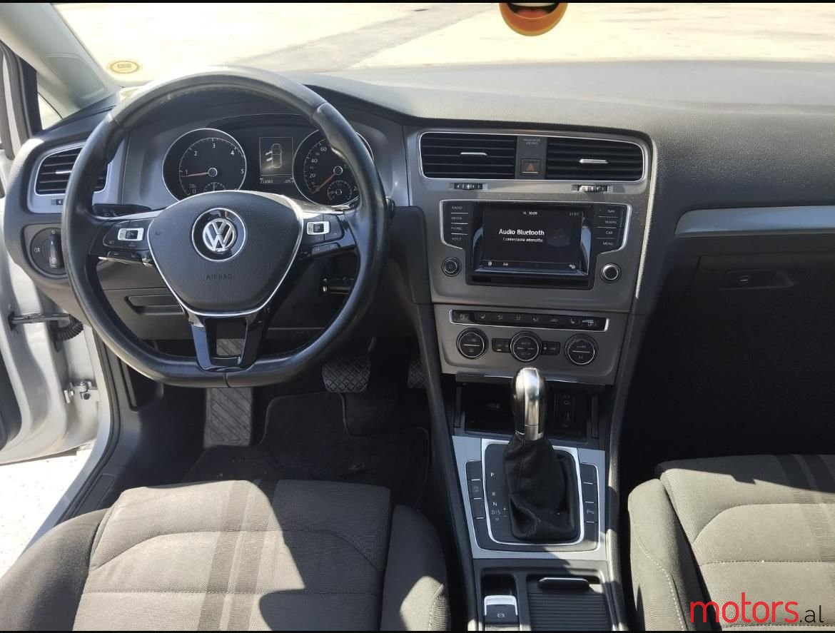 2013' Volkswagen Golf photo #3