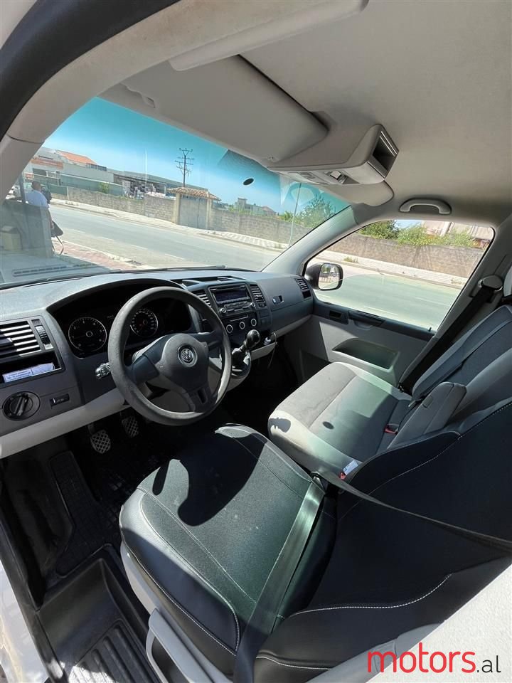 2014' Volkswagen T5 Kombi photo #4