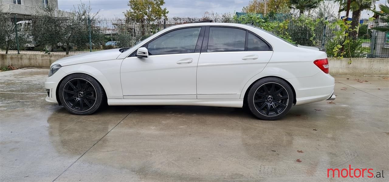 2012' Mercedes-Benz C 300 photo #1