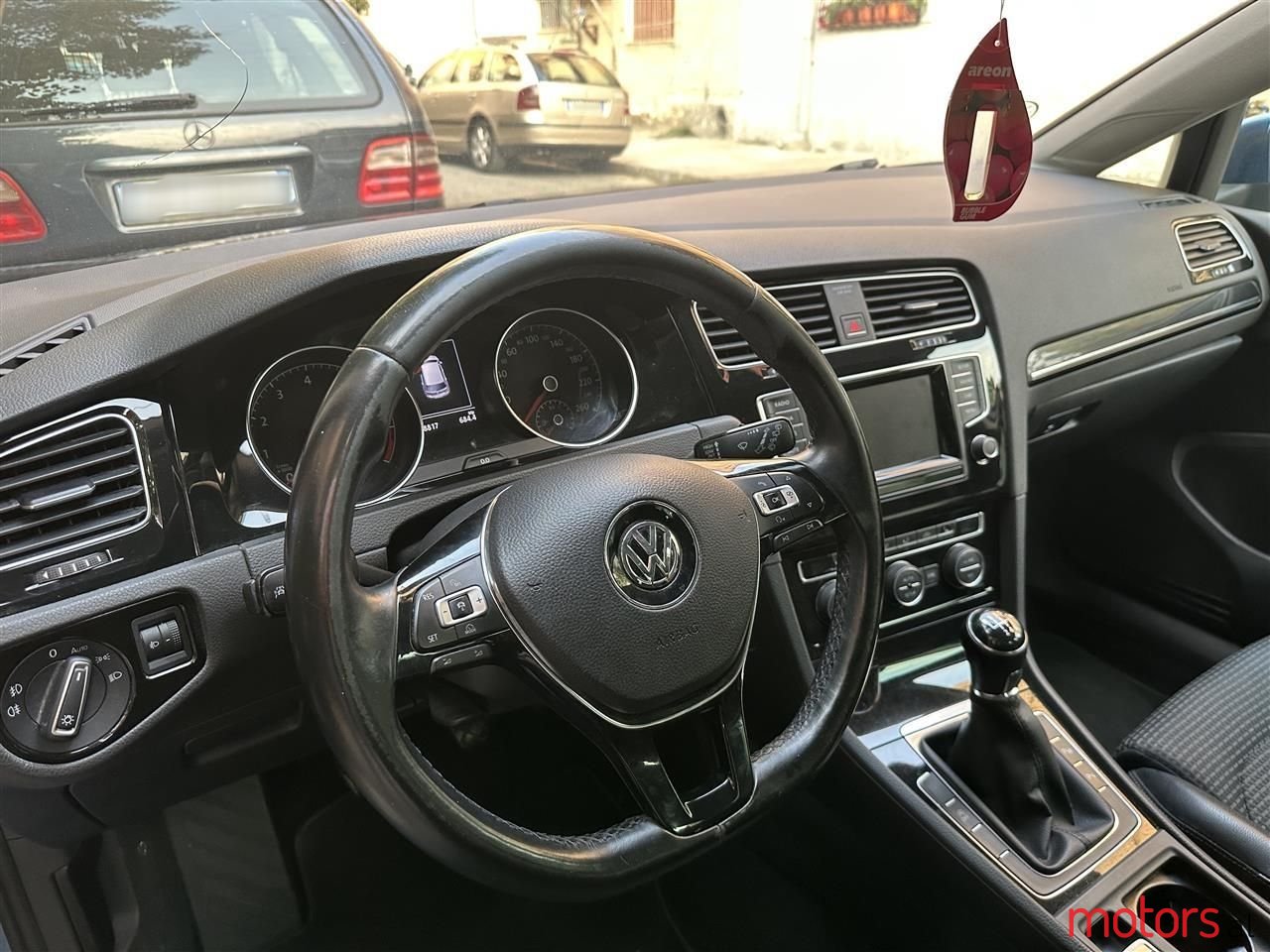 2013' Volkswagen Golf photo #1