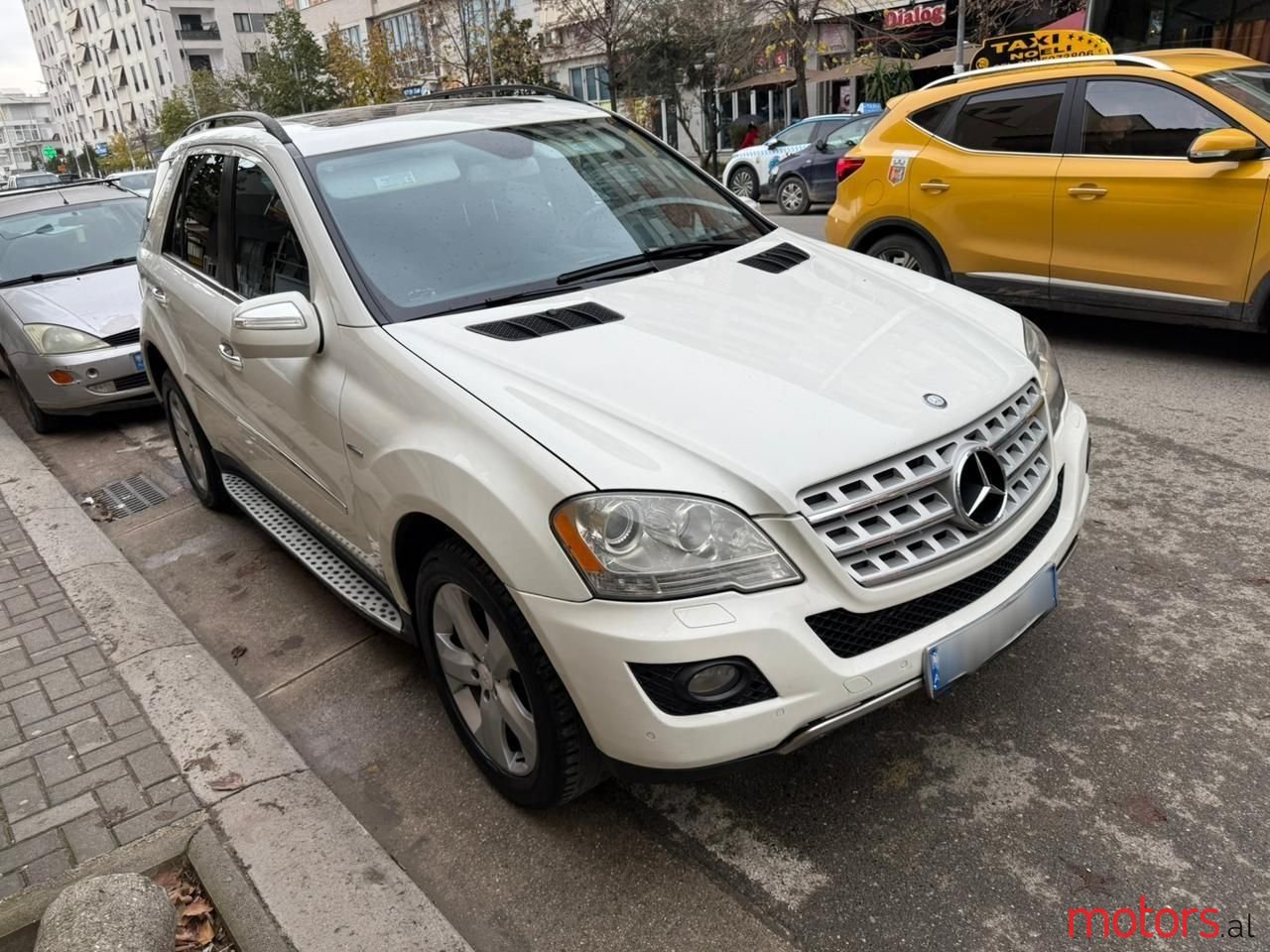 2010' Mercedes-Benz ML 320 photo #5