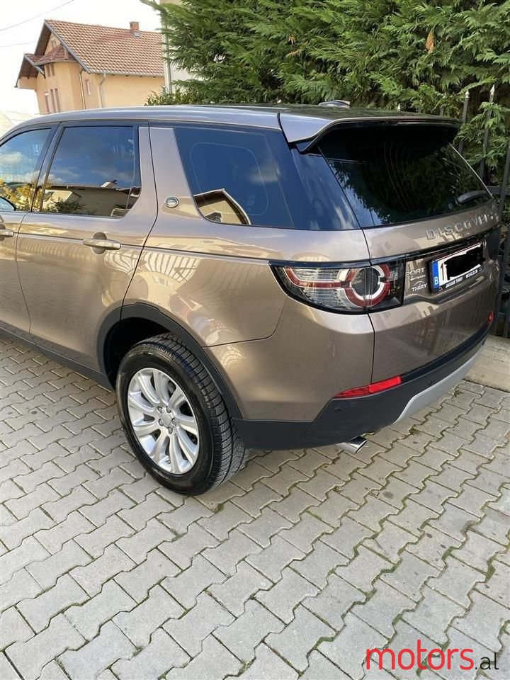 2015' Land Rover Discovery Sport photo #4