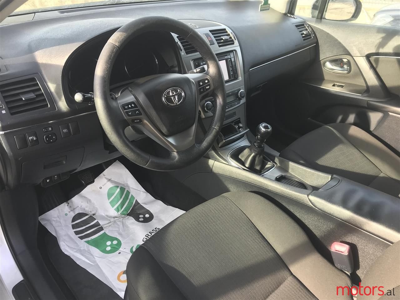 2010' Toyota Avensis photo #5