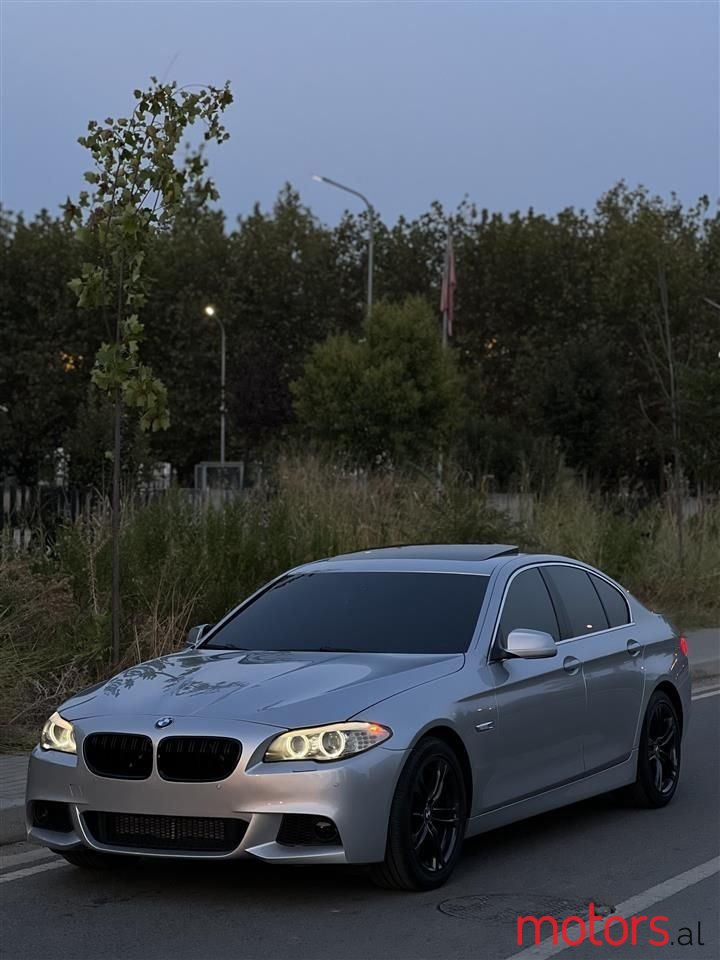 2011' BMW 528 photo #1