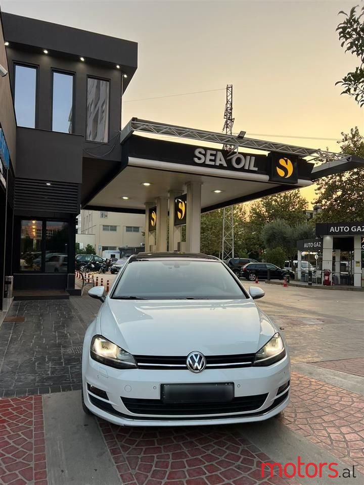 2014' Volkswagen Golf photo #1