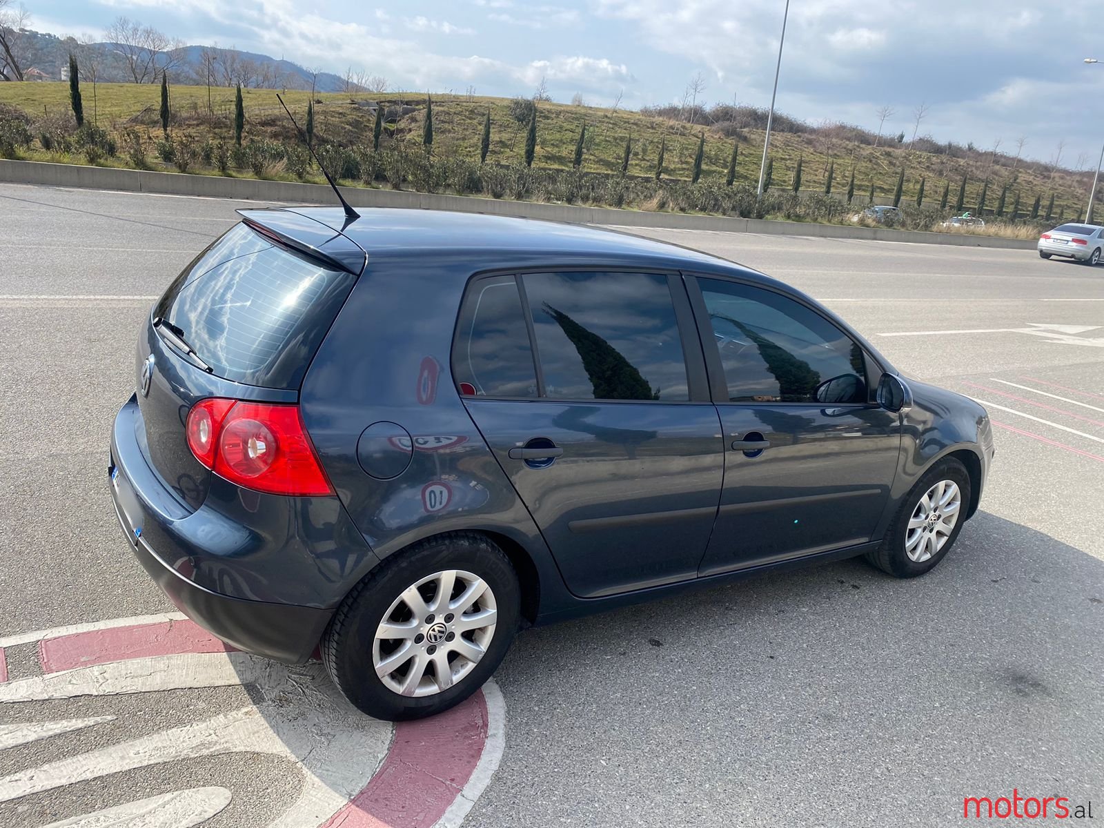 2008' Volkswagen Golf V photo #1