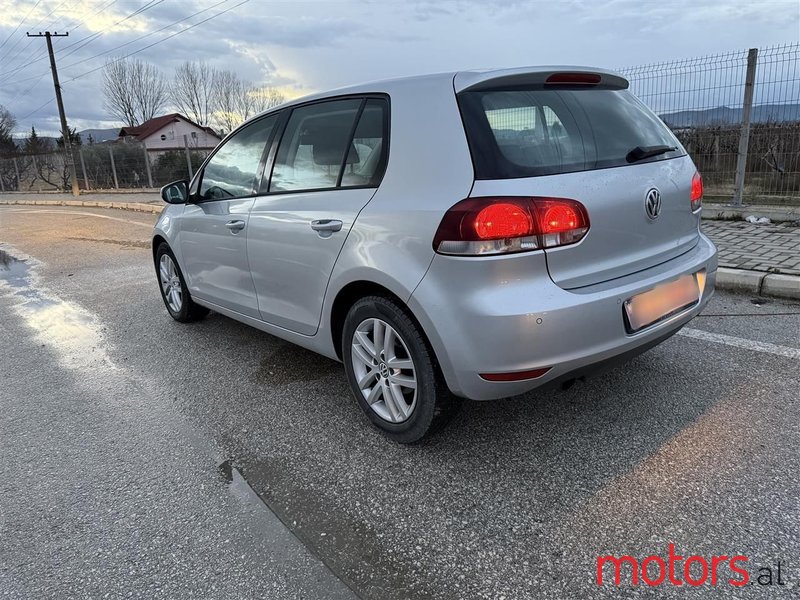2010' Volkswagen Golf photo #4