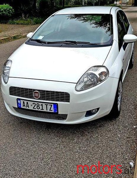 2009' Fiat Grande Punto photo #1