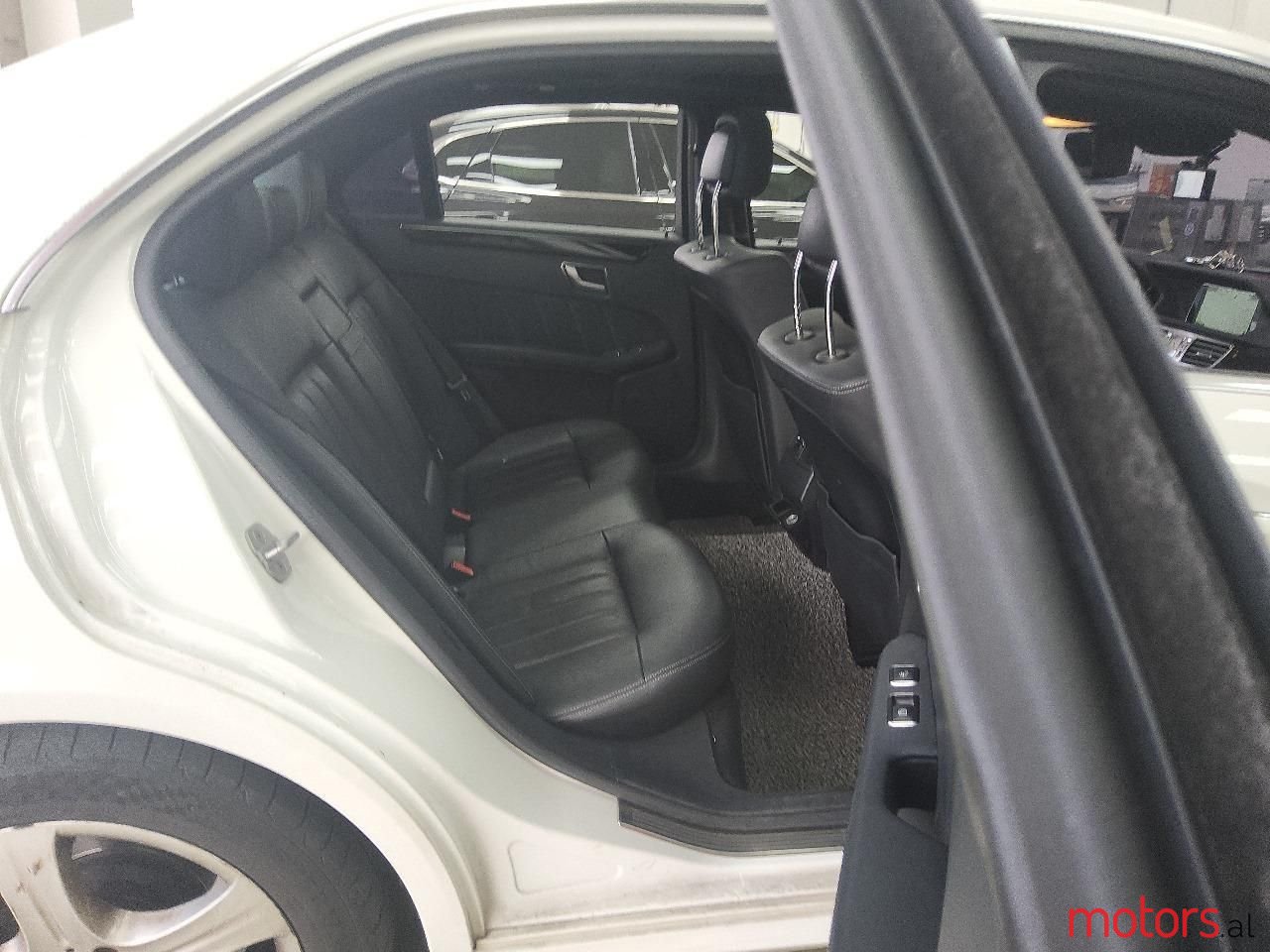 2014' Mercedes-Benz E 250 photo #3