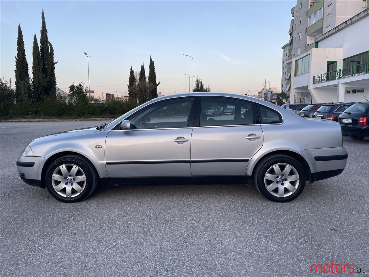 2002' Volkswagen Passat photo #5