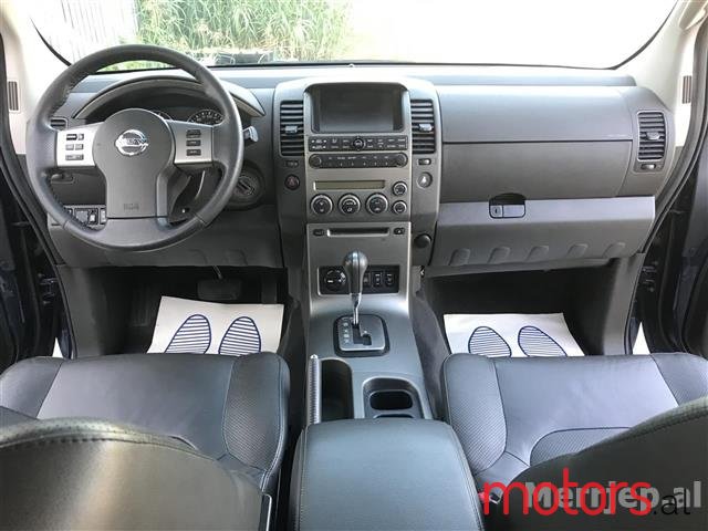 2010' Nissan Pathfinder photo #5