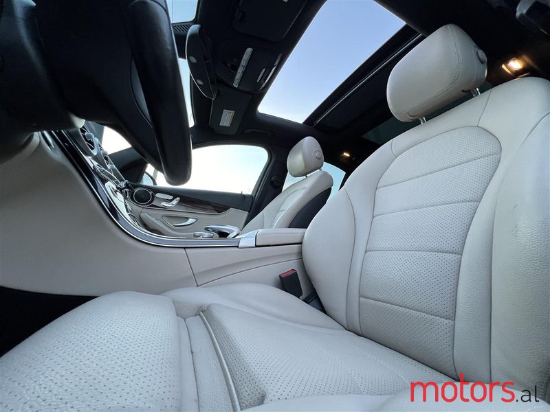 2015' Mercedes-Benz C 300 photo #4