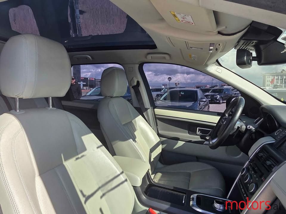2016' Land Rover Discovery Sport photo #6