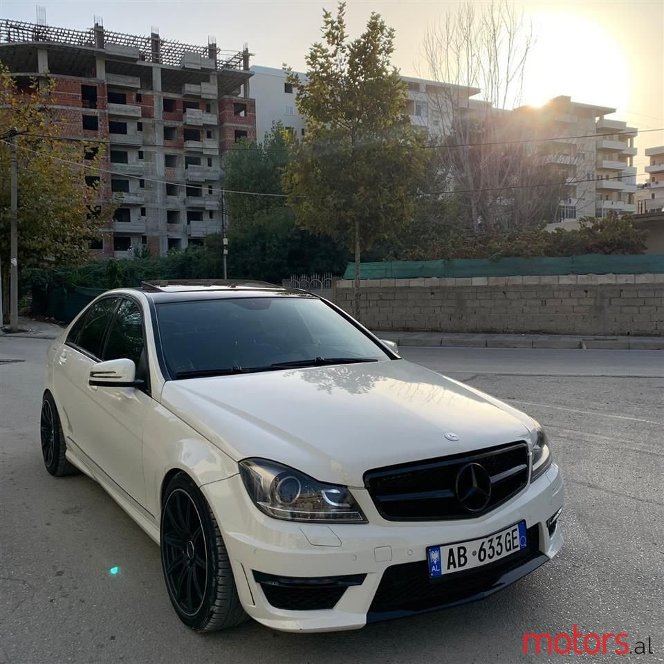 2012' Mercedes-Benz C 300 photo #3