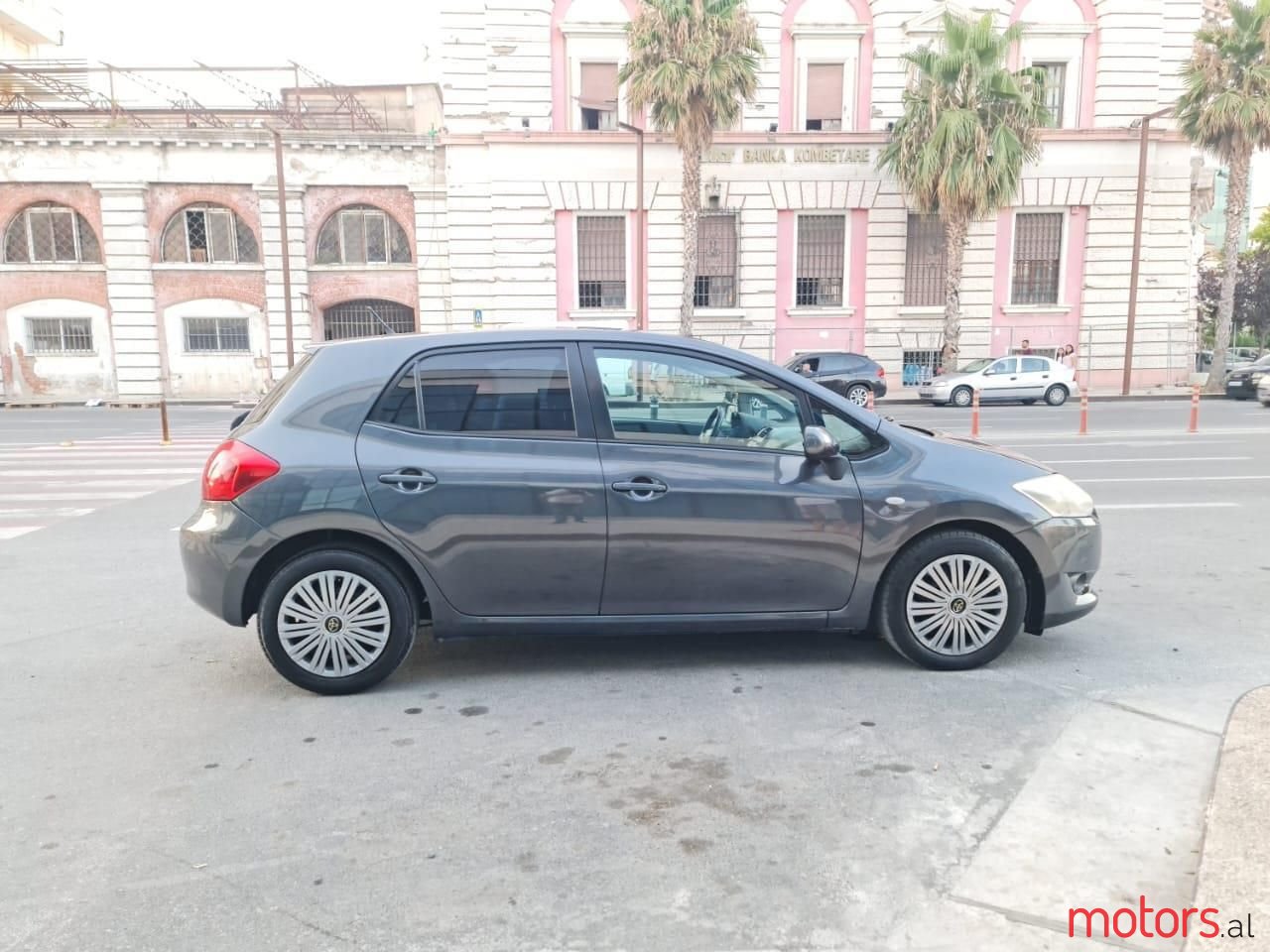 2007' Toyota Auris photo #3