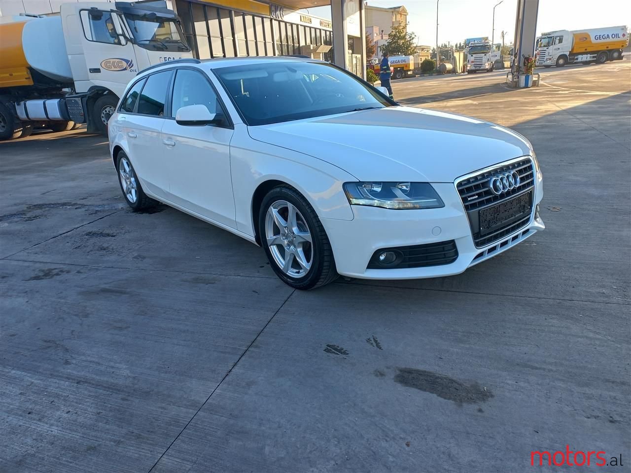 2010' Audi A4 photo #6