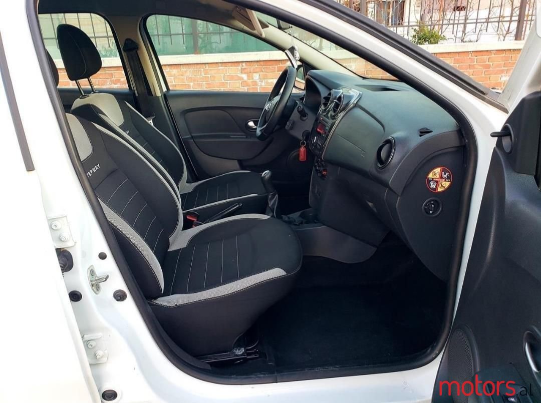 2017' Dacia Sandero photo #5