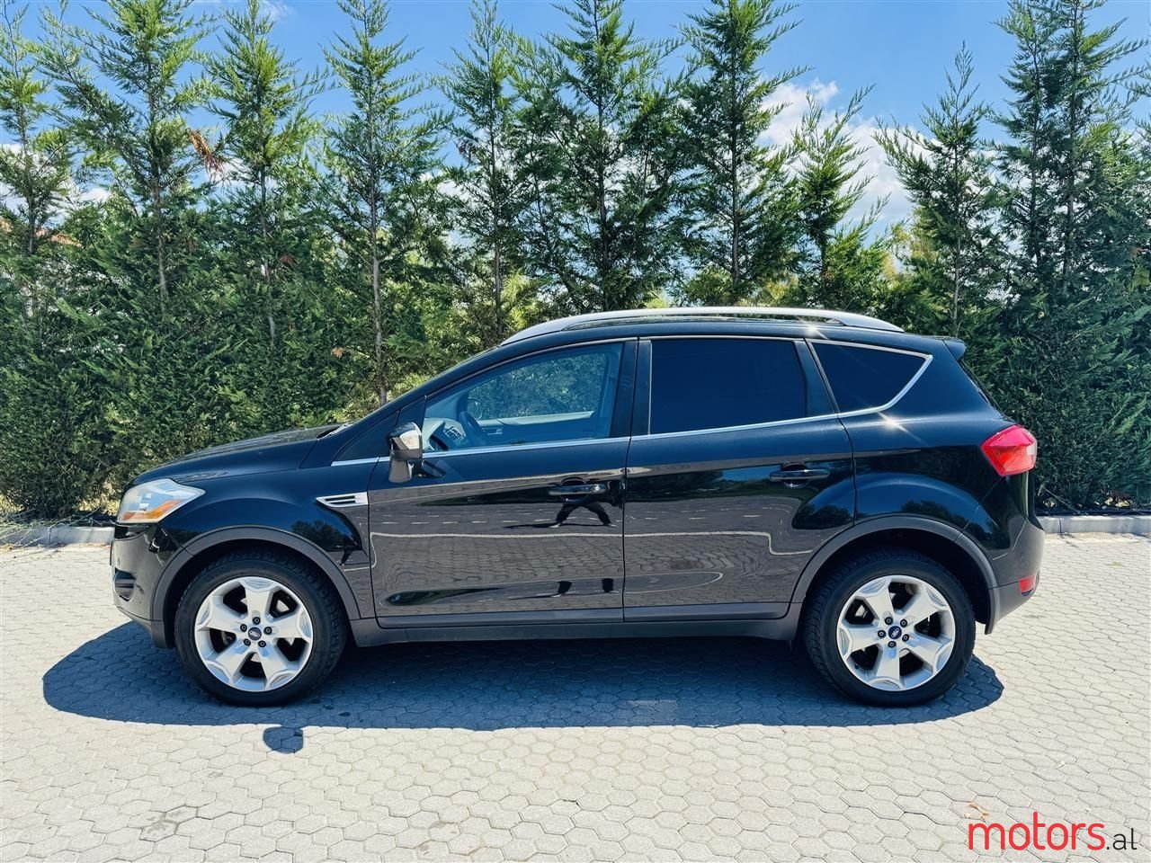 2013' Ford Kuga photo #2