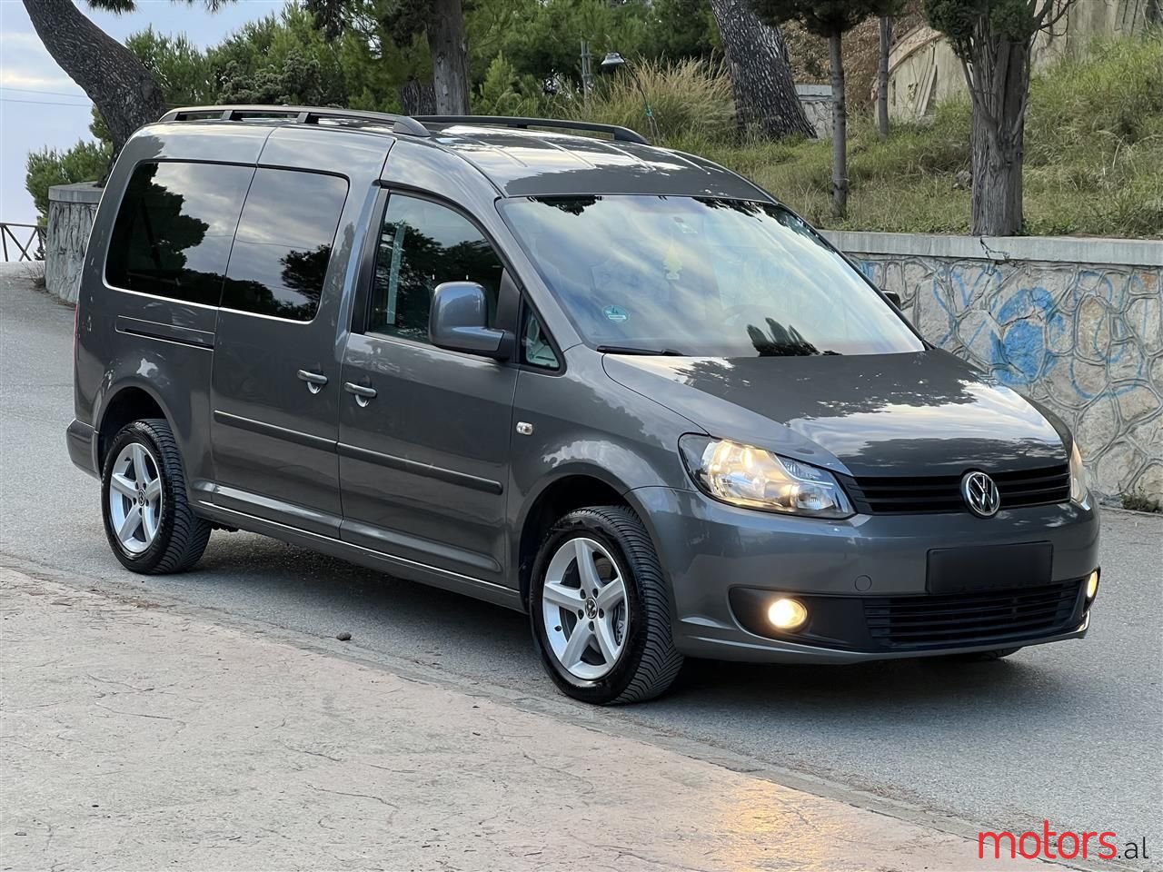 2012' Volkswagen Caddy photo #3