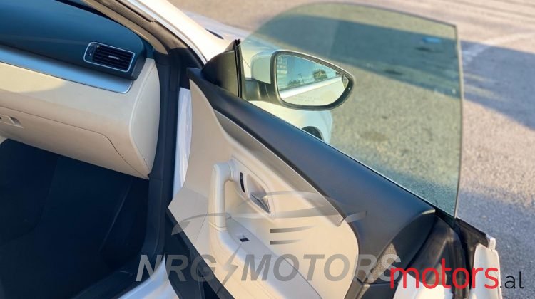 2013' Volkswagen Passat CC photo #5