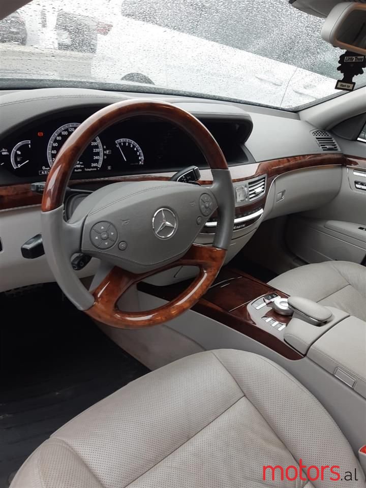 2010' Mercedes-Benz S 450 photo #3
