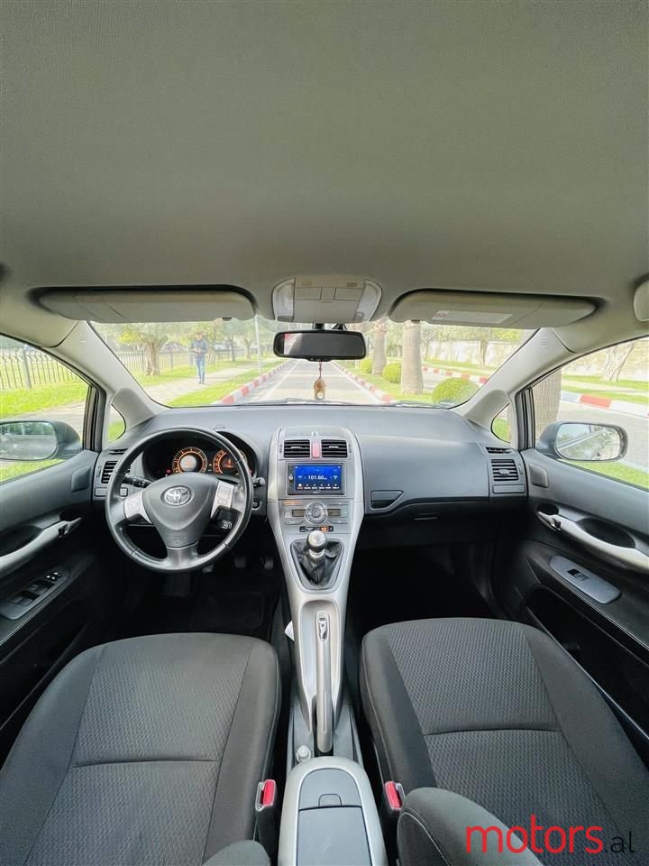 2009' Toyota Auris photo #3