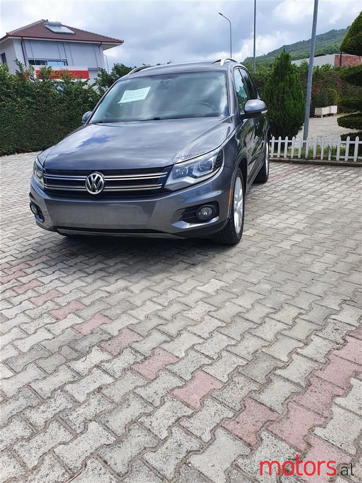 2012' Volkswagen Tiguan photo #1