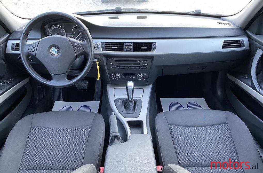 2010' BMW 320 photo #2