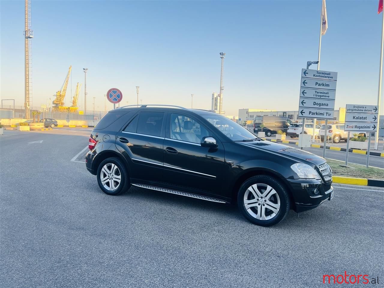 2010' Mercedes-Benz ML 350 photo #1