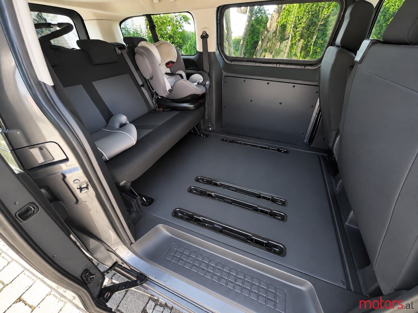 2020' Opel Vivaro photo #2