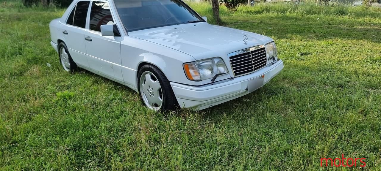 1993' Mercedes-Benz E 500 photo #3