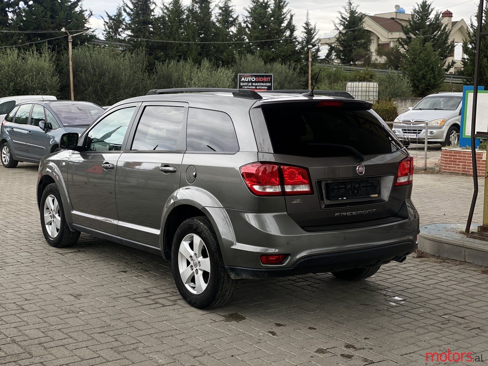 2011' Fiat Freemont photo #4
