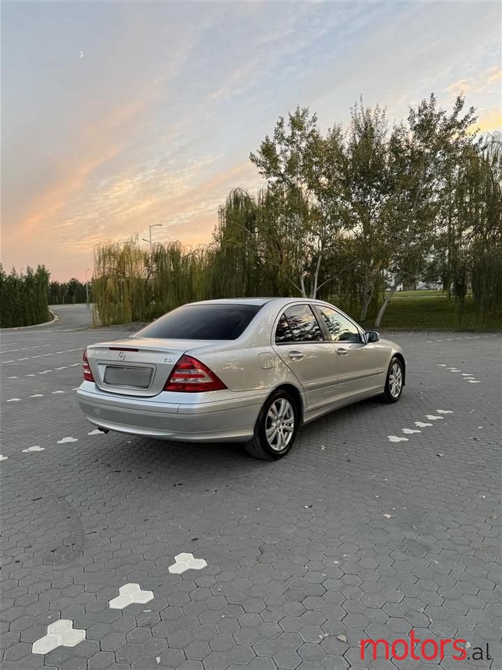2005' Mercedes-Benz C 220 photo #4