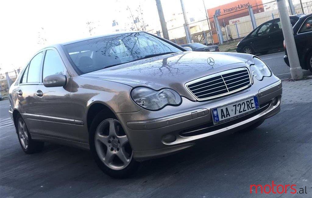 2004' Mercedes-Benz C 220 photo #2
