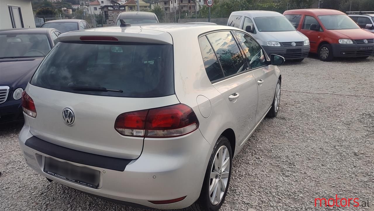 2010' Volkswagen Golf photo #2