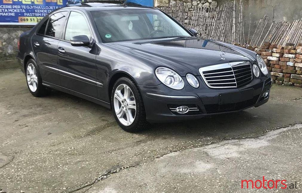 2008' Mercedes-Benz E 220 photo #1