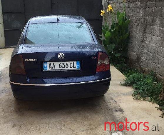 2002' Volkswagen Passat photo #1