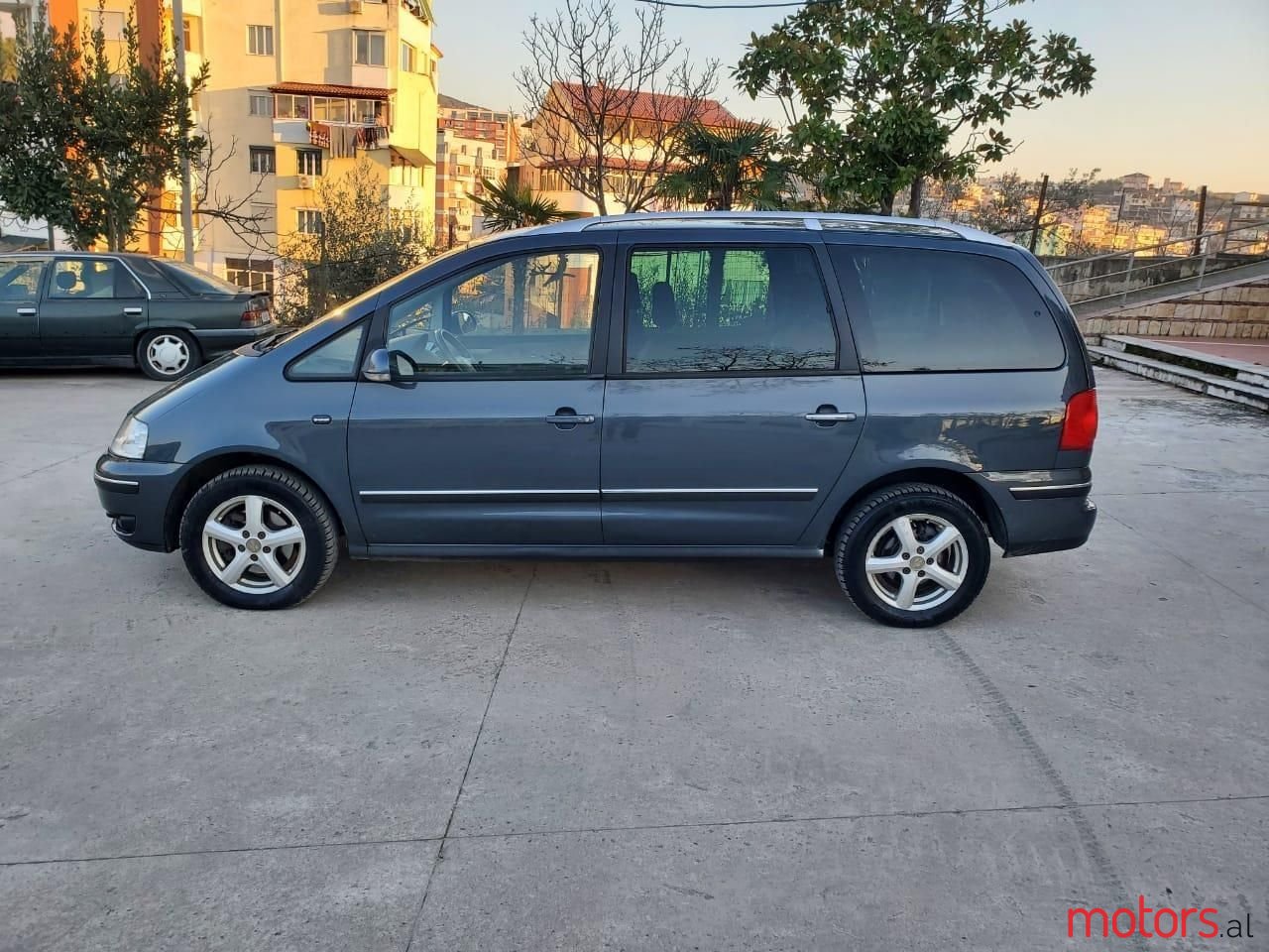 2007' Volkswagen Sharan photo #5