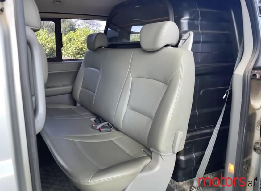 2012' Hyundai H-1 Starex photo #3