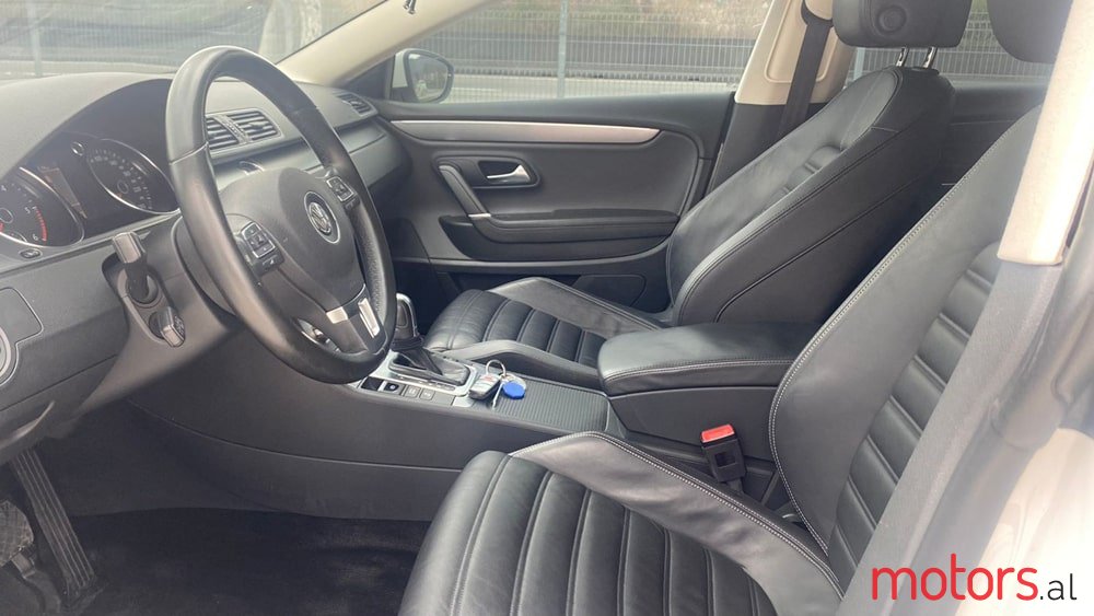 2013' Volkswagen Passat CC photo #6