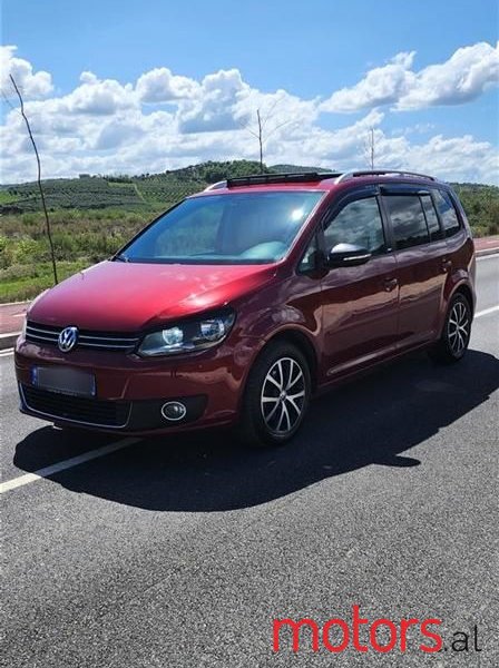 2012' Volkswagen Touran photo #5