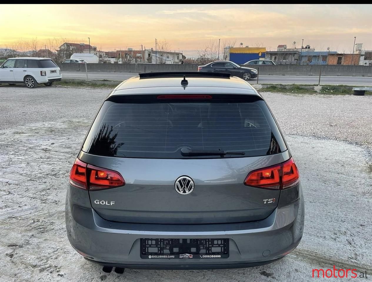 2015' Volkswagen Golf photo #2